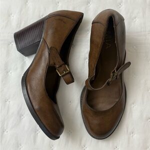 MIA Women's Brown Vintage 90’s Mary Jane Chunky Platform Heels Women’s Size 9